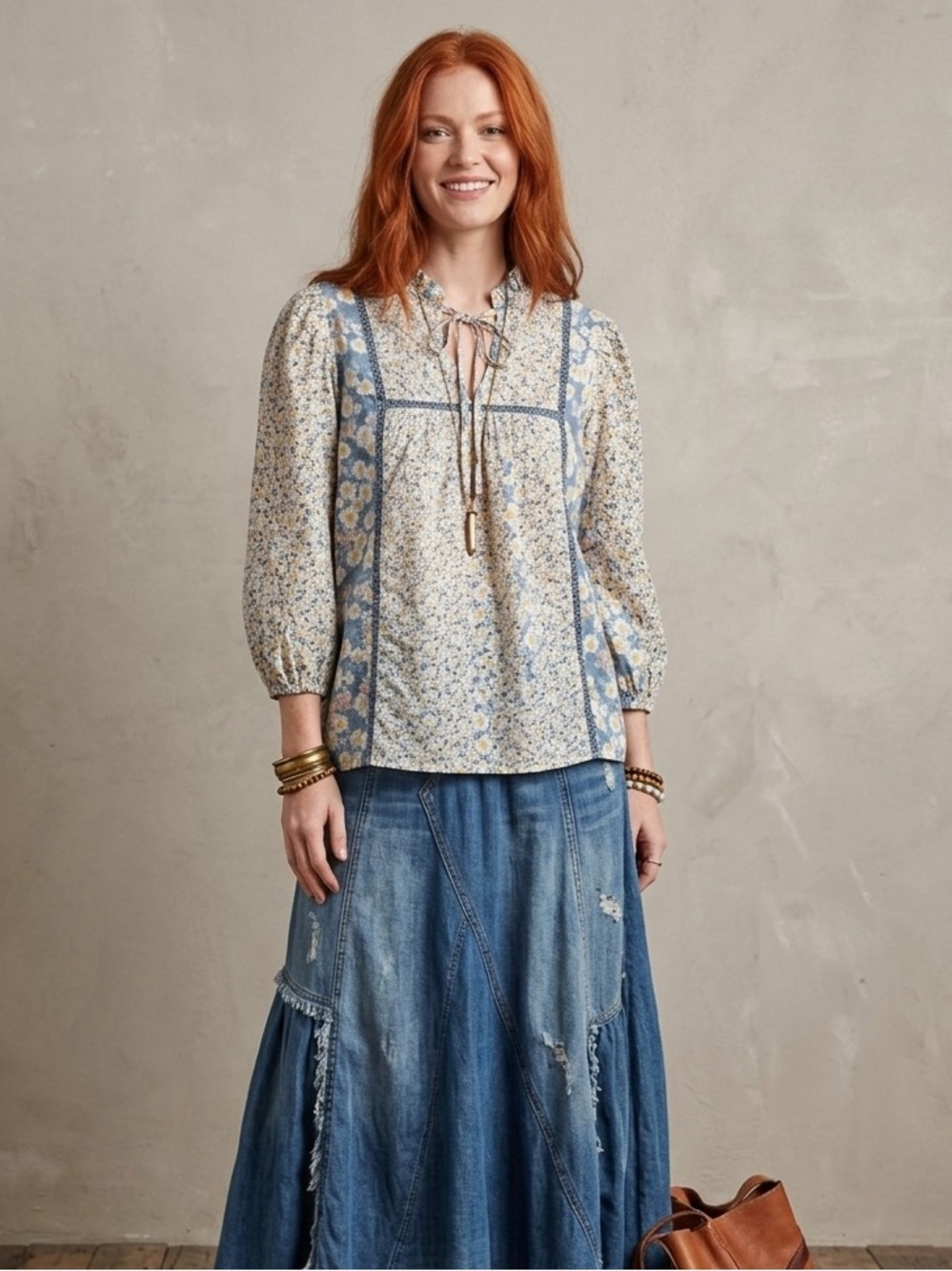 Solitaire size M Blue and Cream Floral Tie-Neck Peasant boho Blouse